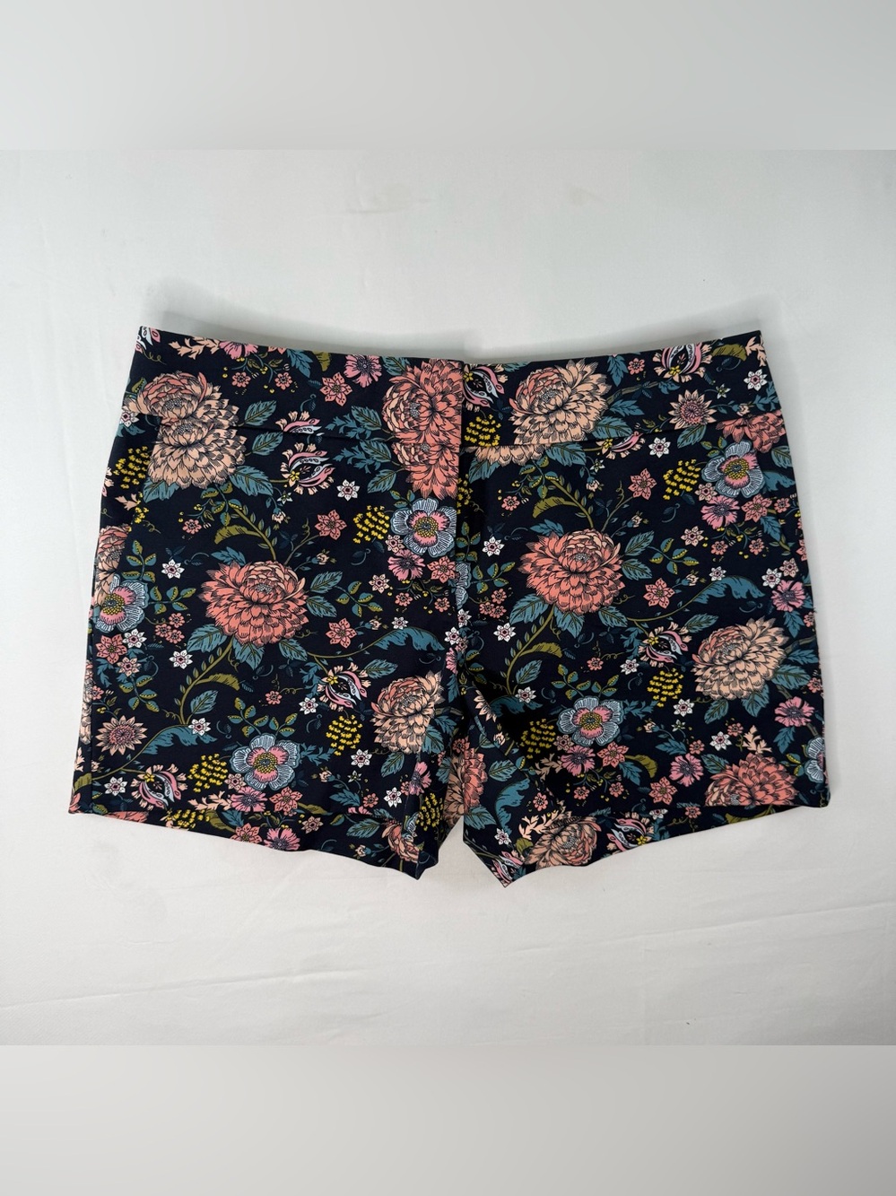 LOFT Women's Floral Riviera Shorts Navy Blue Size 4 Flat Front Mid Rise